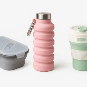 Grüner Thermobecher, rosa faltbare Trinkflasche und graue Lunchbox aus Silikon - HydroFlexx